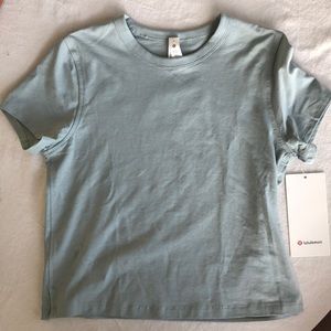 Lululemon classic-fit cotton-blend tee size 2